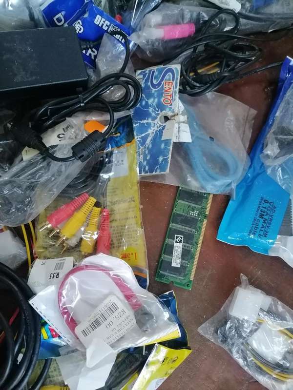 *COMPUTER SHOP LIQUIDATION*HUGE LOT OF NEW AND USED PC CABLES,ADAPTERS AND LOTS MORE