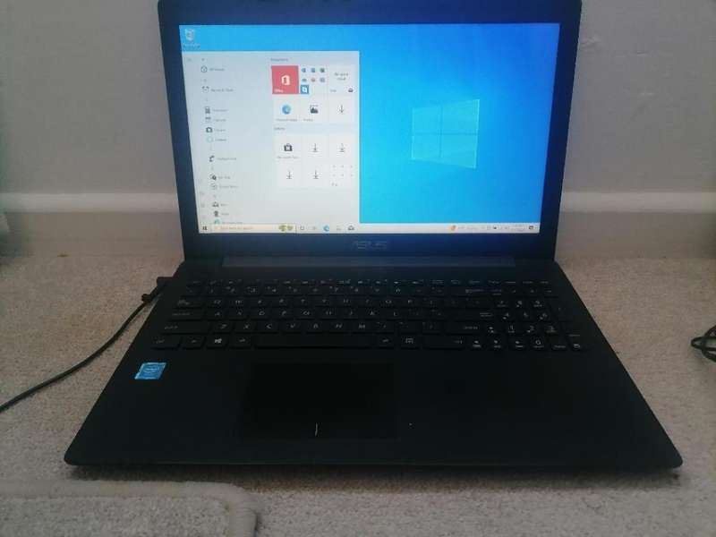 ASUS X553M LAPTOP*8GB RAM,750GB HDD,WINDOWS 10, CHARGER
