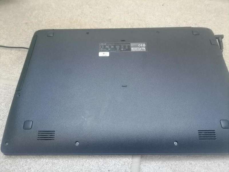 ASUS X553M LAPTOP*8GB RAM,750GB HDD,WINDOWS 10, CHARGER