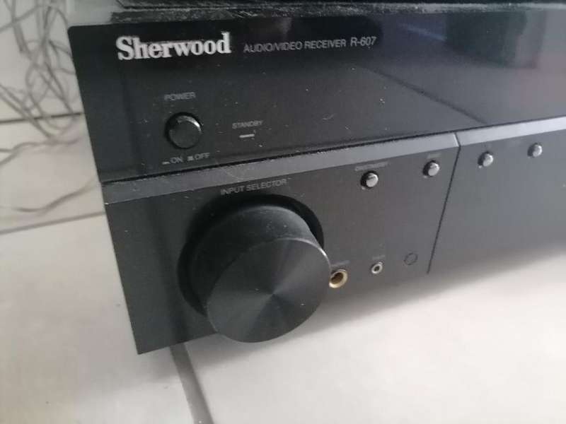 **EASTER SPECIAL*SHERWOOD R-607 AMPLIFIER PLUS 6 YAMAHA SPEAKERS AND REMOTE*WORKING**
