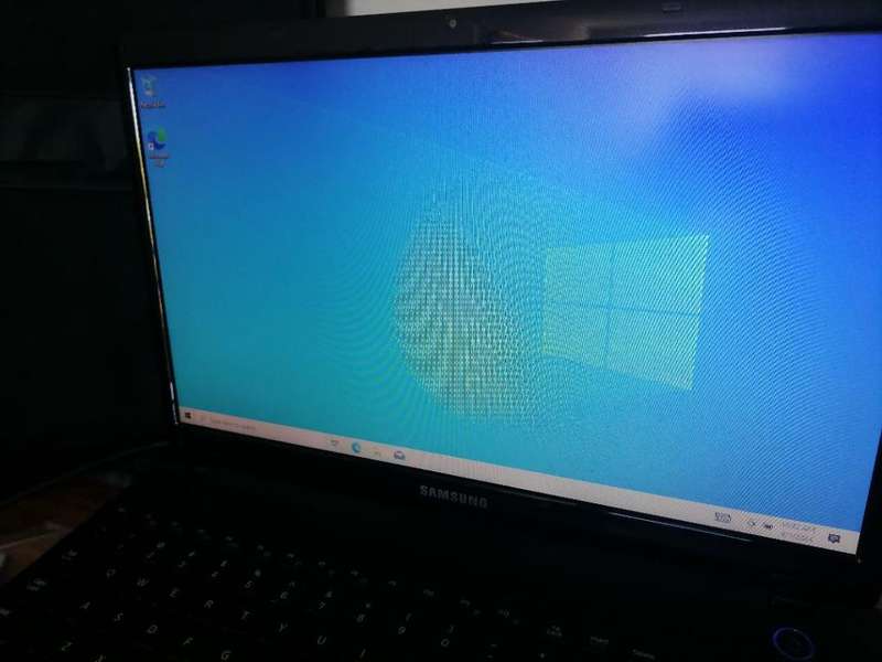 *AWESOME APRIL DEALS*SAMSUNG NP300 I3 3RD GEN,1TB HDD,4GB RAM,W10,LAPTOP BAG(MUST BE PLUGGED IN)