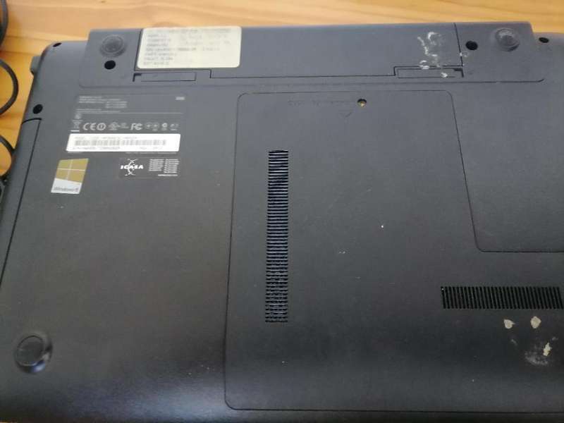 *AWESOME APRIL DEALS*SAMSUNG NP300 I3 3RD GEN,1TB HDD,4GB RAM,W10,LAPTOP BAG(MUST BE PLUGGED IN)