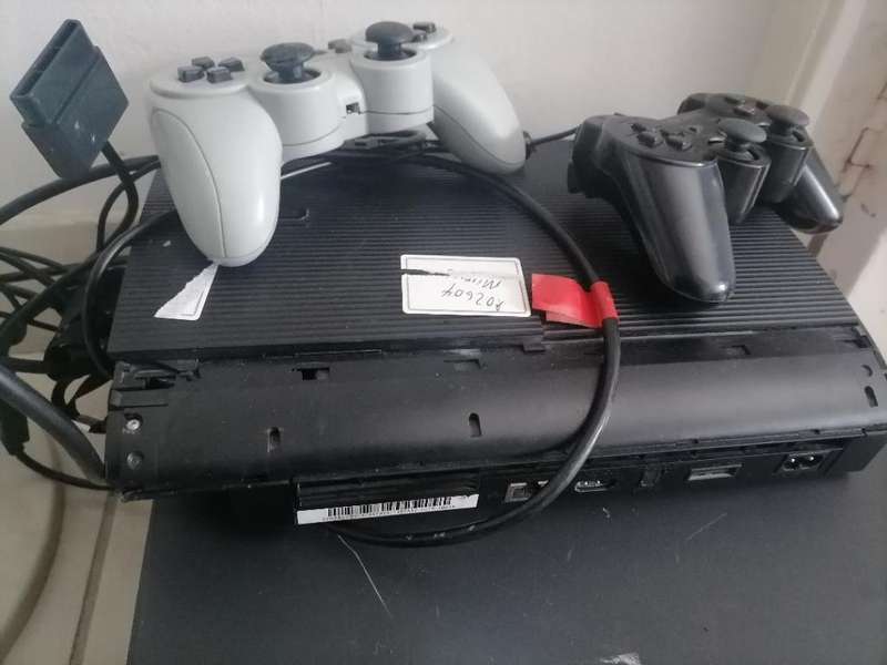 SONY PS3 +2 CONTROLLERS+LENOVO PC*UNTESTED