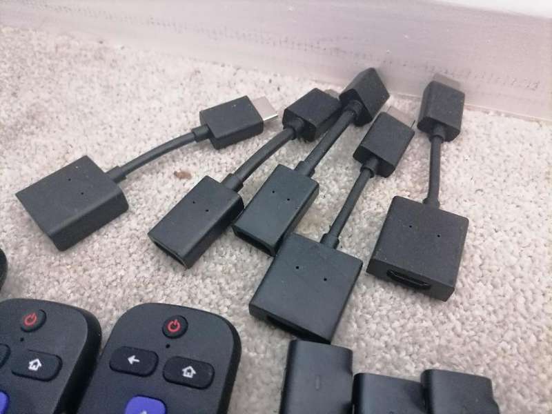 LOT OF 5 X ROKU STREEMING STICK WITH REMOTE*UNTESTED