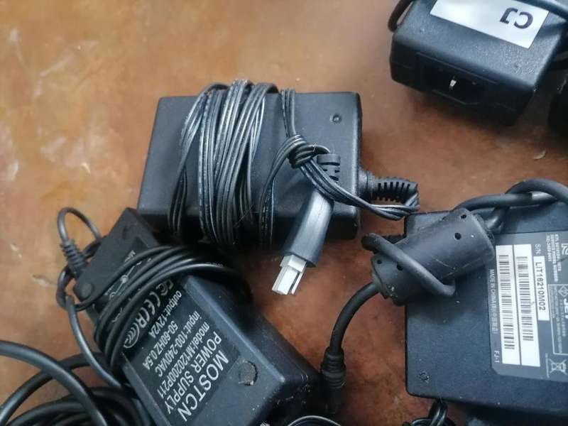 LOT OF LAPTOP CHARGERS,PRINTER CABLES