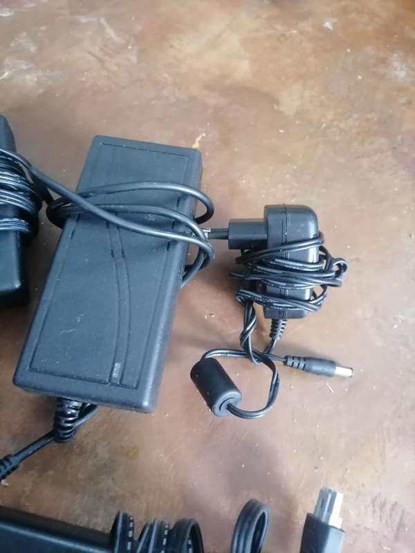 LOT OF LAPTOP CHARGERS,PRINTER CABLES