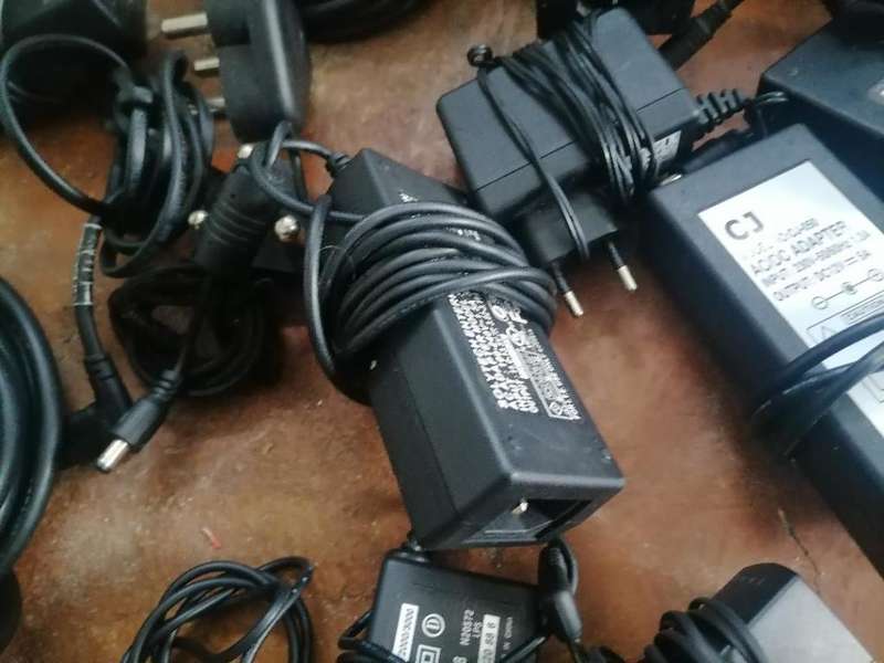 LOT OF LAPTOP CHARGERS,PRINTER CABLES