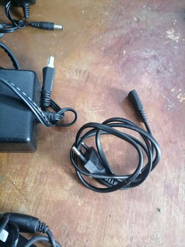 LOT OF LAPTOP CHARGERS,PRINTER CABLES