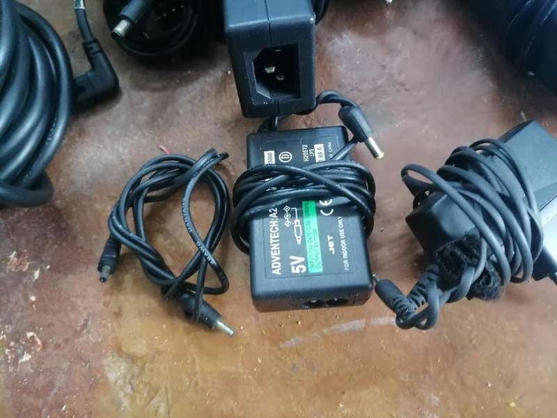 LOT OF LAPTOP CHARGERS,PRINTER CABLES