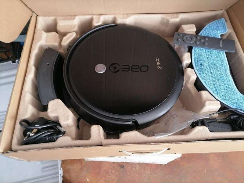 360 ROBOT VACUUM/MOP C50 WITH REMOTE IN BOX WITH CHARGING STATION ETC