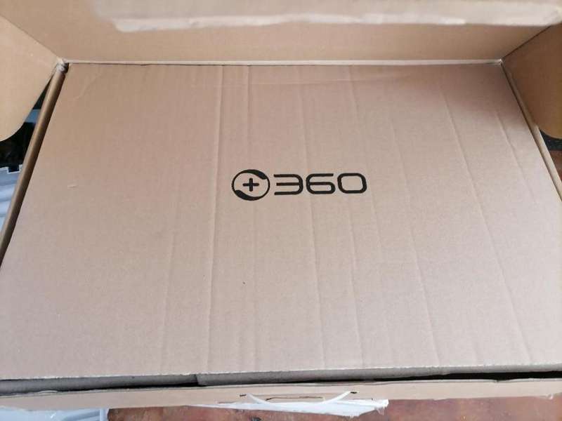 360 ROBOT VACUUM/MOP C50 WITH REMOTE IN BOX WITH CHARGING STATION ETC