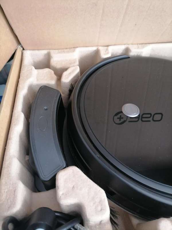 360 ROBOT VACUUM/MOP C50 WITH REMOTE IN BOX WITH CHARGING STATION ETC