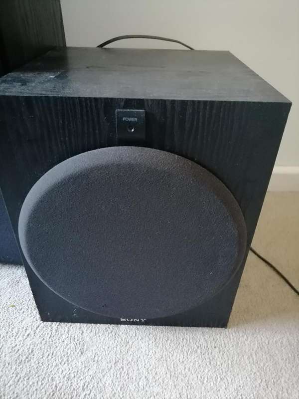 SONY DH500 FULL SURROUND SOUND SYSTEM WITH REMOTE/AMP,POWERED SUB