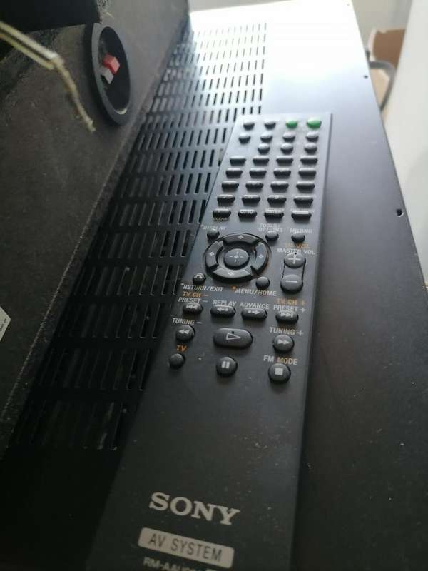 SONY DH500 FULL SURROUND SOUND SYSTEM WITH REMOTE/AMP,POWERED SUB