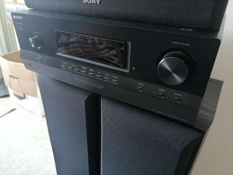 SONY DH500 FULL SURROUND SOUND SYSTEM WITH REMOTE/AMP,POWERED SUB