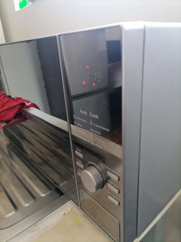 LOGIC 30L MICROWAVE