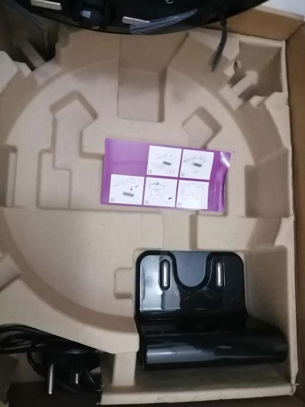 MIDEA I50 PRO SMART ROBOT VACUUM/SWEEP/MOP WITH REMOTE AND MOP ATTACHMENTS ON BOX