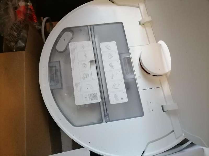 XIOMI MI ROBOT SMART VAC/MOP S10+ IN BOC WITH CHARGING STATION ATTACHMENTS , OVER R10 000 ON BOBSHOP