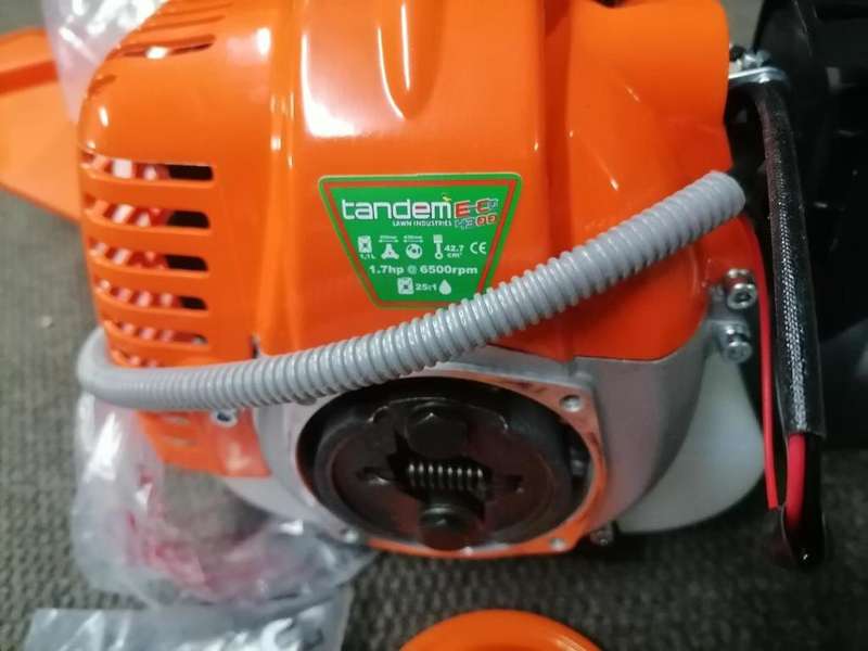 BRAND NEW TANDEM 43CC PETROL BRUSH CUTTER+HARNESS+ACCESSORIES IN BOX