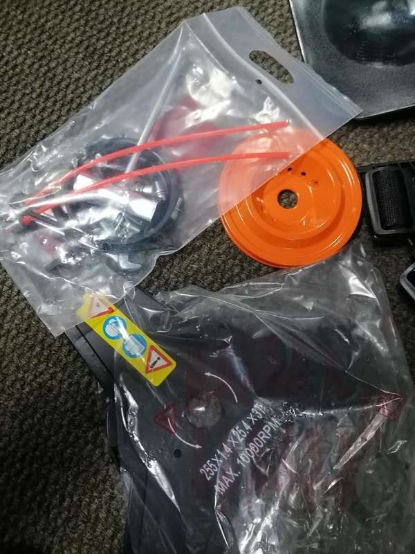 BRAND NEW TANDEM 43CC PETROL BRUSH CUTTER+HARNESS+ACCESSORIES IN BOX