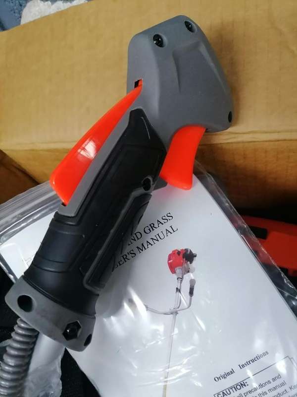 BRAND NEW TANDEM 43CC PETROL BRUSH CUTTER+HARNESS+ACCESSORIES IN BOX