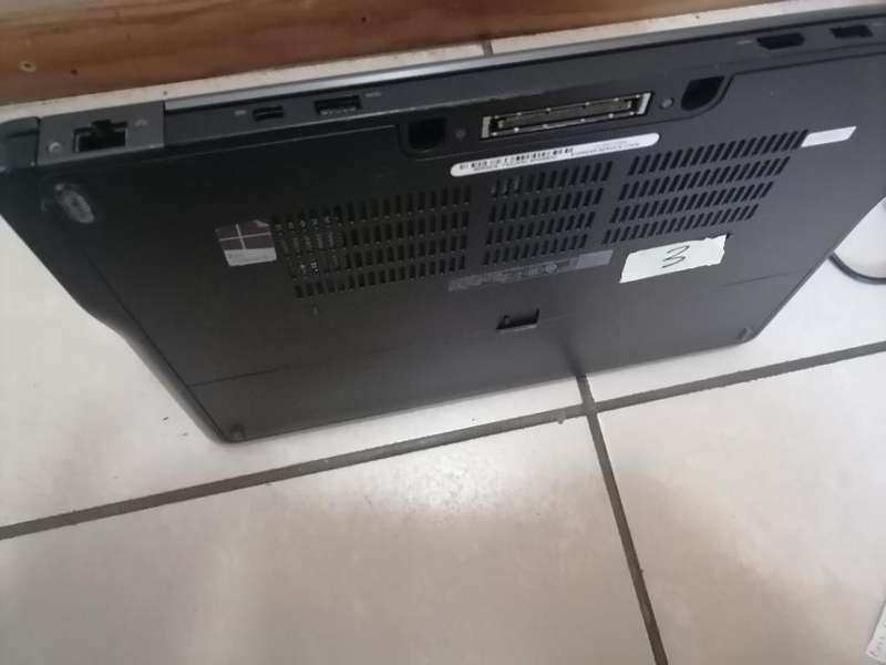 EXCELLENT i5 DELL LATITUDE E7450 5TH GEN ,4GB RAM,500GB HDD, BATTERY 100%,CHARGER INCL