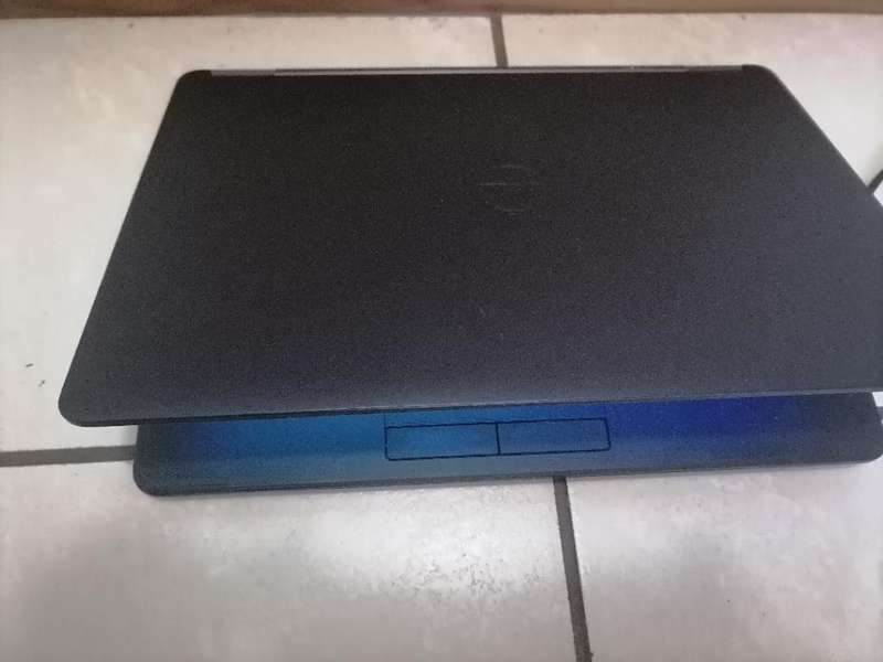 EXCELLENT i5 DELL LATITUDE E7450 5TH GEN ,4GB RAM,500GB HDD, BATTERY 100%,CHARGER INCL