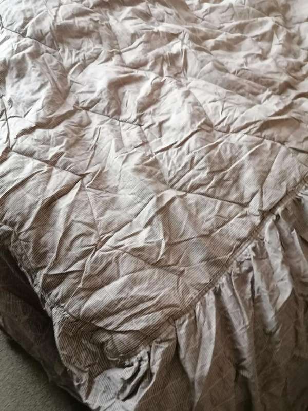 LOT OF 4 X DUVET/COMFORTERS. ONE BID FOR THE LOT**