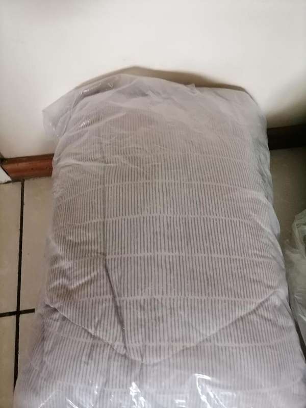 LOT OF 4 X DUVET/COMFORTERS. ONE BID FOR THE LOT**
