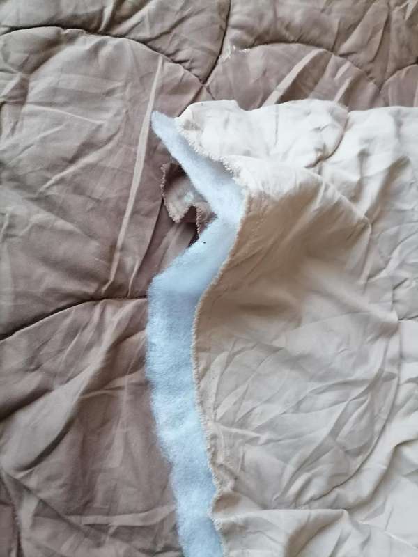 LOT OF 4 X DUVET/COMFORTERS. ONE BID FOR THE LOT**