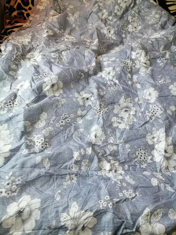 LOT OF 4 X DUVET/COMFORTERS. ONE BID FOR THE LOT**