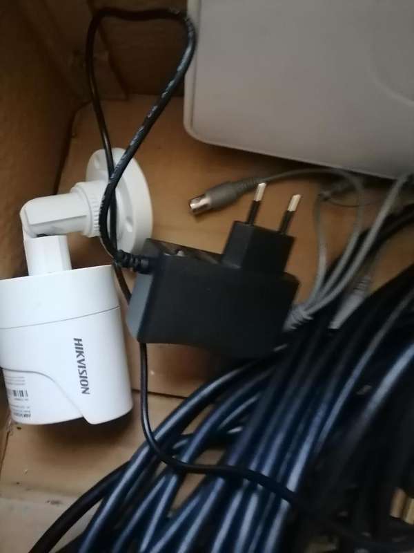 BULK LOT OF ELECTRONNICS*HIK VISION DVR,CCTV CAMERA,25M HDMI POWER CORD*ONE BID FOR LOT*