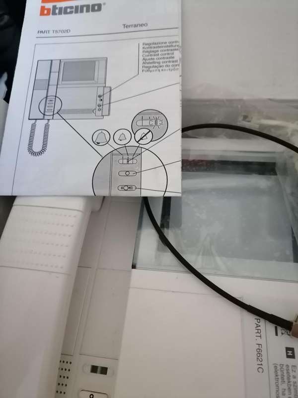 BTICINO 334122 VIDEO PIVOT COLOUR ANALOGUE INTERCOM SYSTEM IN BOX