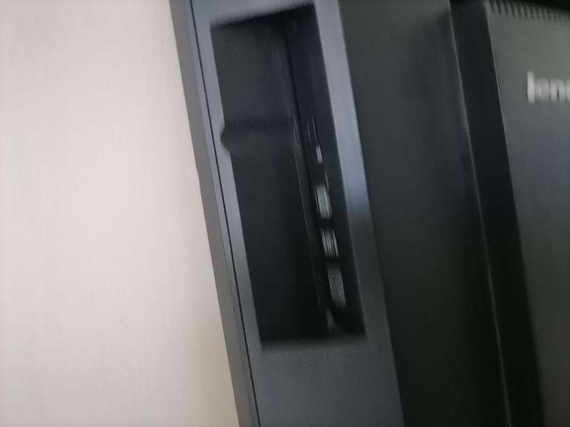I7 LENOVO 24 INCH  4TH GEN ALL IN 1 PC.*SOLD AS IS