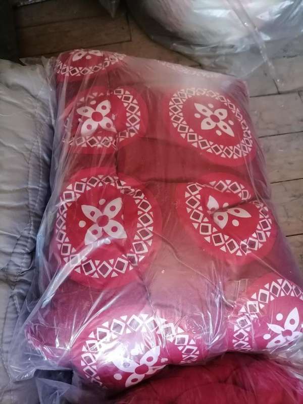LOT OF 4 X DUVET/COMFORTERS. ONE BID FOR THE LOT**