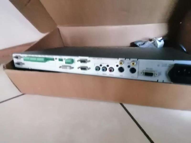 *LIQUIDATION ITEM*Kramer VP-724xl ProScale Presentation Scaler/Switcher in box with remote,psu etc