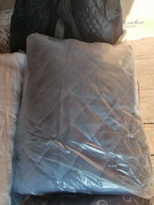 LOT OF 4 X DUVET/COMFORTERS. ONE BID FOR THE LOT**