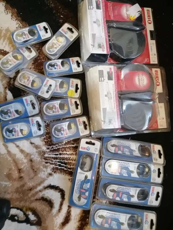 LOT OF NEW ELLIES ELECTRONICS