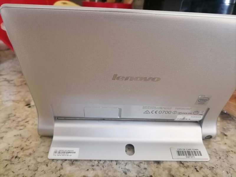 LENOVO YOGA 2, 8` INCH TABLET WITH BUILT IN STAND