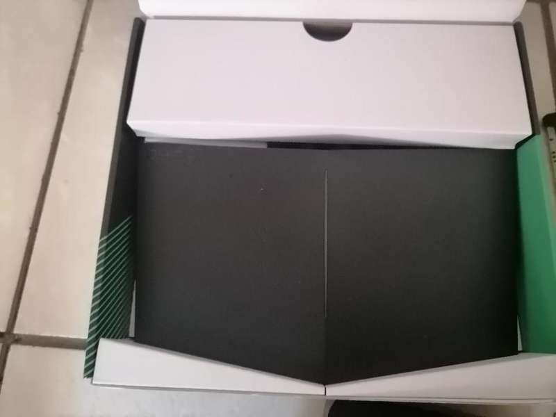 **MX Q 4K SMART TV BOX WITH REMOTE PLUS NEW 360 WIFI ROUTER IN BOX*ONE BID FOR BOTH*