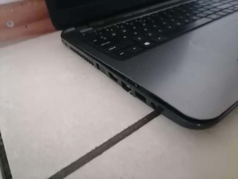 *HP 250  I3 LAPTOP,NO POWER CORD, UNTESTED, SOLD AS IS**