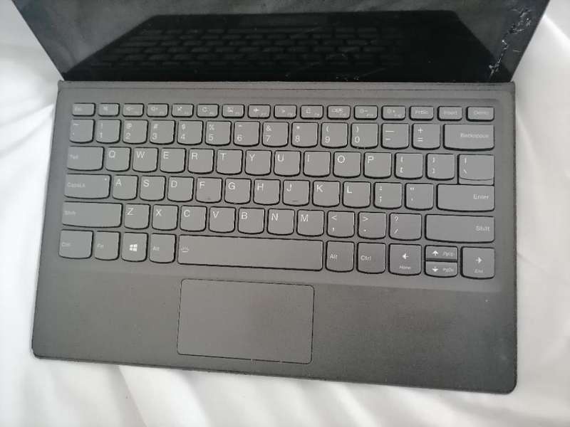 LENOVO MIIX520-121KB i7 8th GENERATION TABLET WITH KEYBOARD