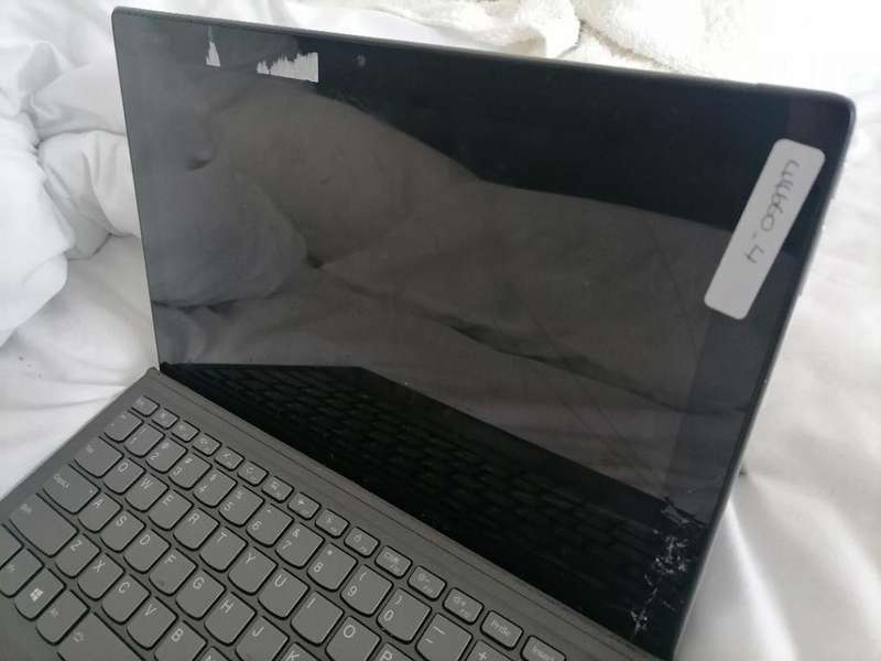 LENOVO MIIX520-121KB i7 8th GENERATION TABLET WITH KEYBOARD