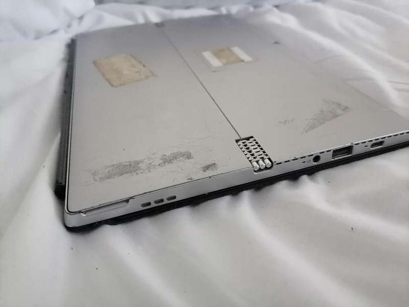 LENOVO MIIX520-121KB i7 8th GENERATION TABLET WITH KEYBOARD