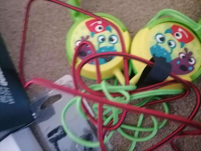 *LOT OF UNTESTED ELECTRONICS*UPS,SMART WATCH,IKHOKHAHARDSETS.ADAPTERS ETC