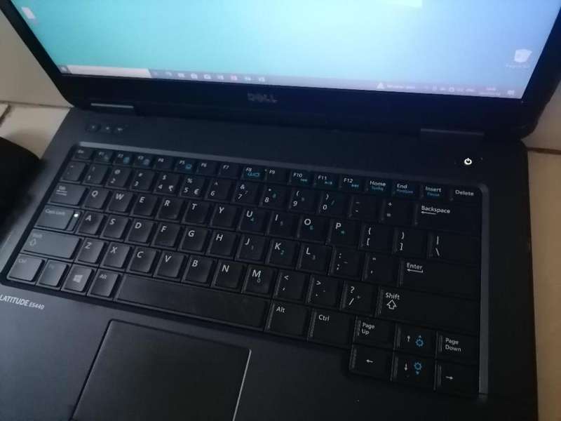 *I5 4TH GEN DELL LATITUDE E5440 LAPTOP,4GB RAM, 500GB HDD,SIM CARD SLOT,CHARGER**