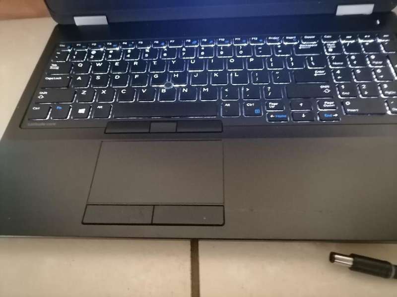 EXCELLENT i5 DELL LATITUDE E5570 6TH GEN ,8GB RAM,500GB HDD, BATTERY 100%,CHARGER,SIM SLOT
