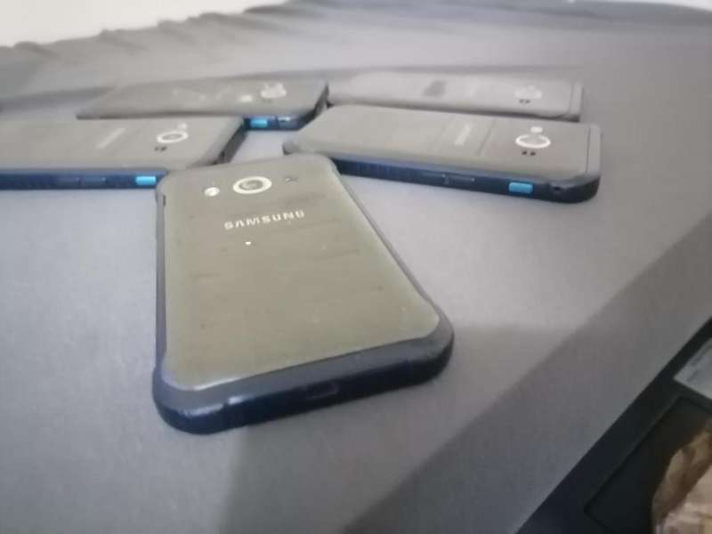 LOT OF 5 X SAMSUNG XCOVER 3 SMART PHONE*SOLD AS IS*