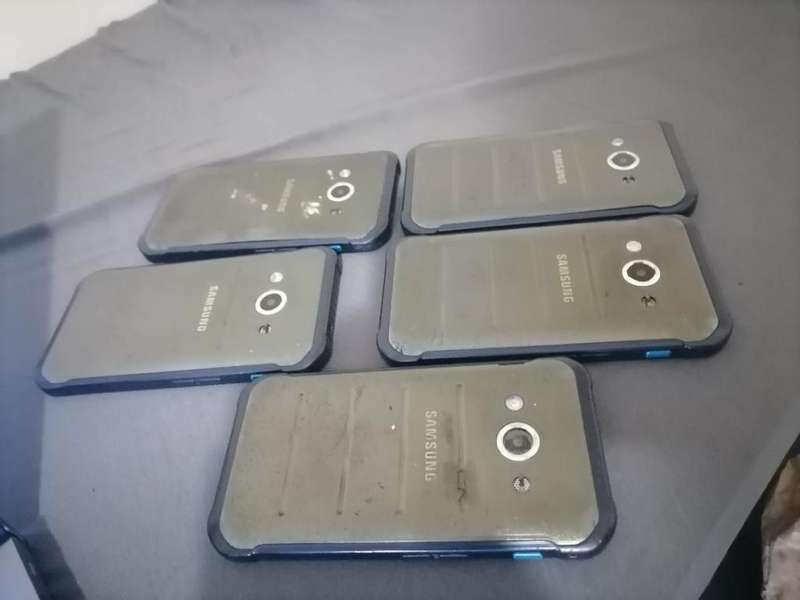 LOT OF 5 X SAMSUNG XCOVER 3 SMART PHONE*SOLD AS IS*