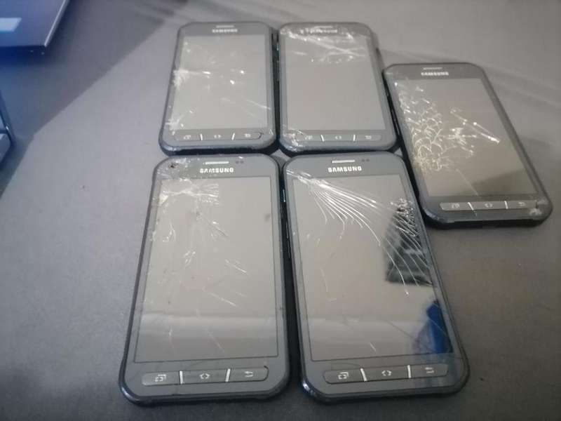 LOT OF 5 X SAMSUNG XCOVER 3 SMART PHONE*SOLD AS IS*